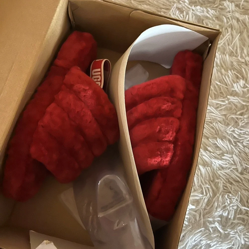 UGGS - Picture 1 of 5